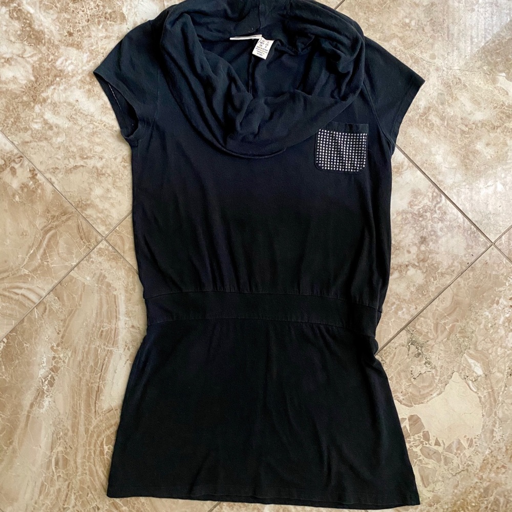 Cute, comfy DKNY jeans cowl neck short dress.